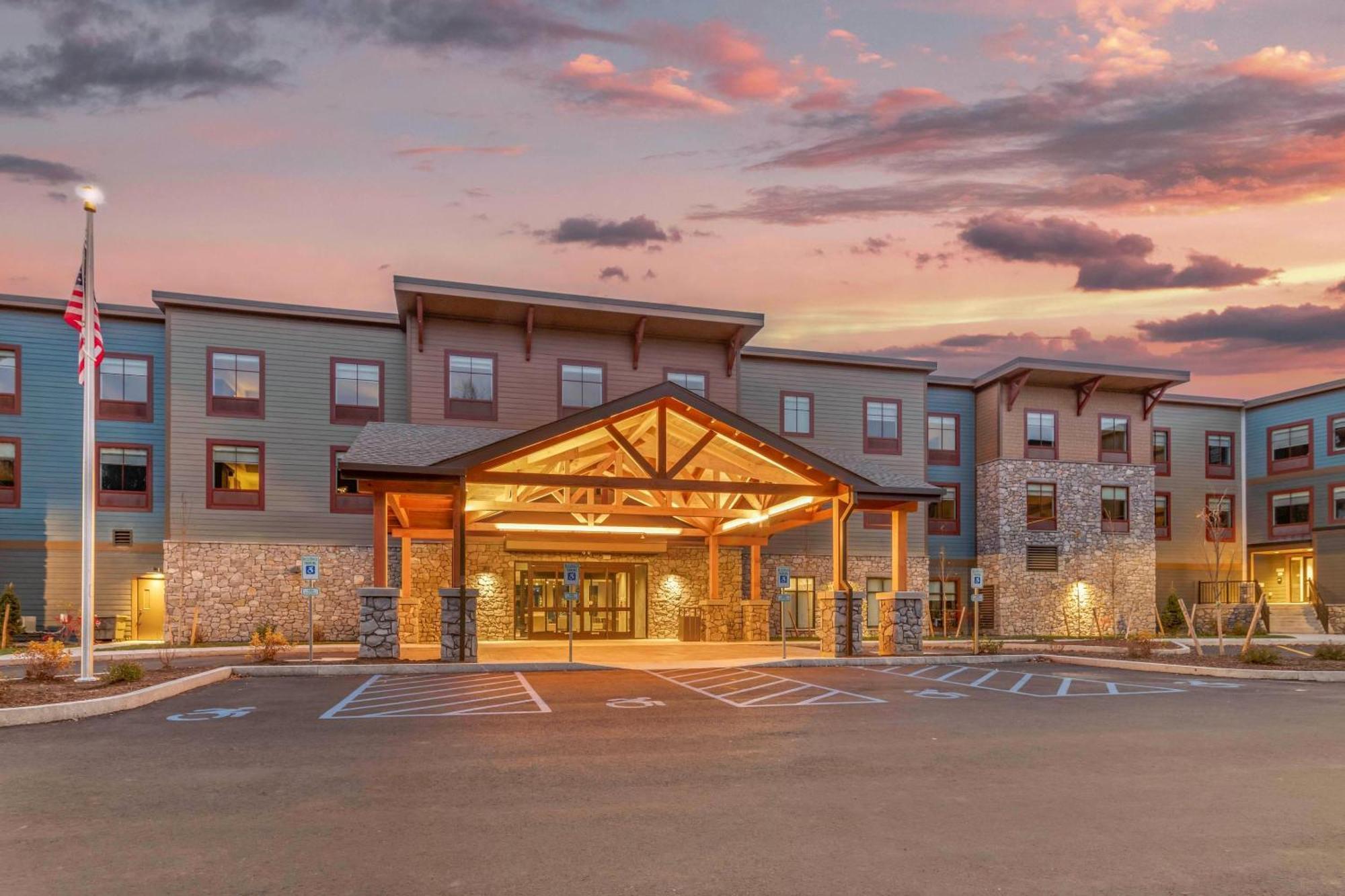 Cambria Hotel Lake Placid - Lakeside Resort Exterior foto